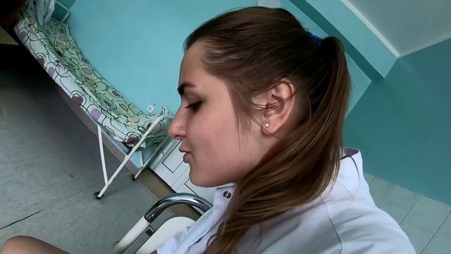 Сделал сюрприз девушке | Дальнобойщик вернулся с рейса | Приехал на работу к девушке в больницу | смотреть онлайн