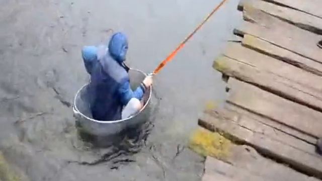 человек в тазике смотреть онлайн