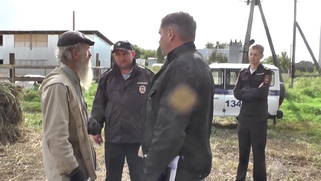 Начальство заботится о нас. Наша милиция нас бережёт. 31. 08. 2016 смотреть онлайн