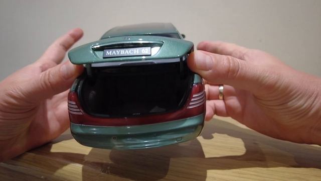 1:18 Autoart Maybach 62