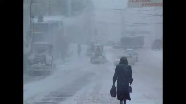 Розы лежали на снегу. смотреть онлайн