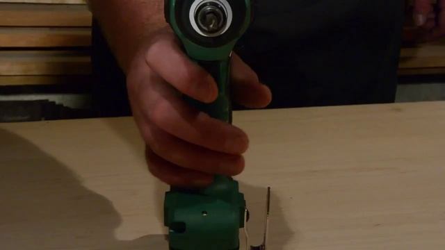 Hitachi 12V Peak Lithium-Ion 1/4 in. Hex Impact Driver - WH10DFL2 смотреть онлайн