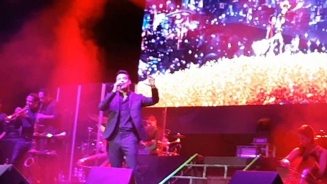 Carlos Rivera "Recuérdame" versión en vivo смотреть онлайн