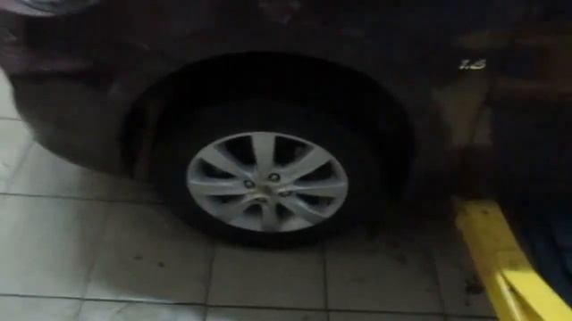 Еще одна проблема с колесными колпачками Хендай Солярис смотреть онлайн