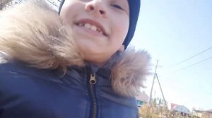 Я бегу бегу бегу я весёлый таракан я бегу бегу бегу всё равно ты не попал ха-ха-ха