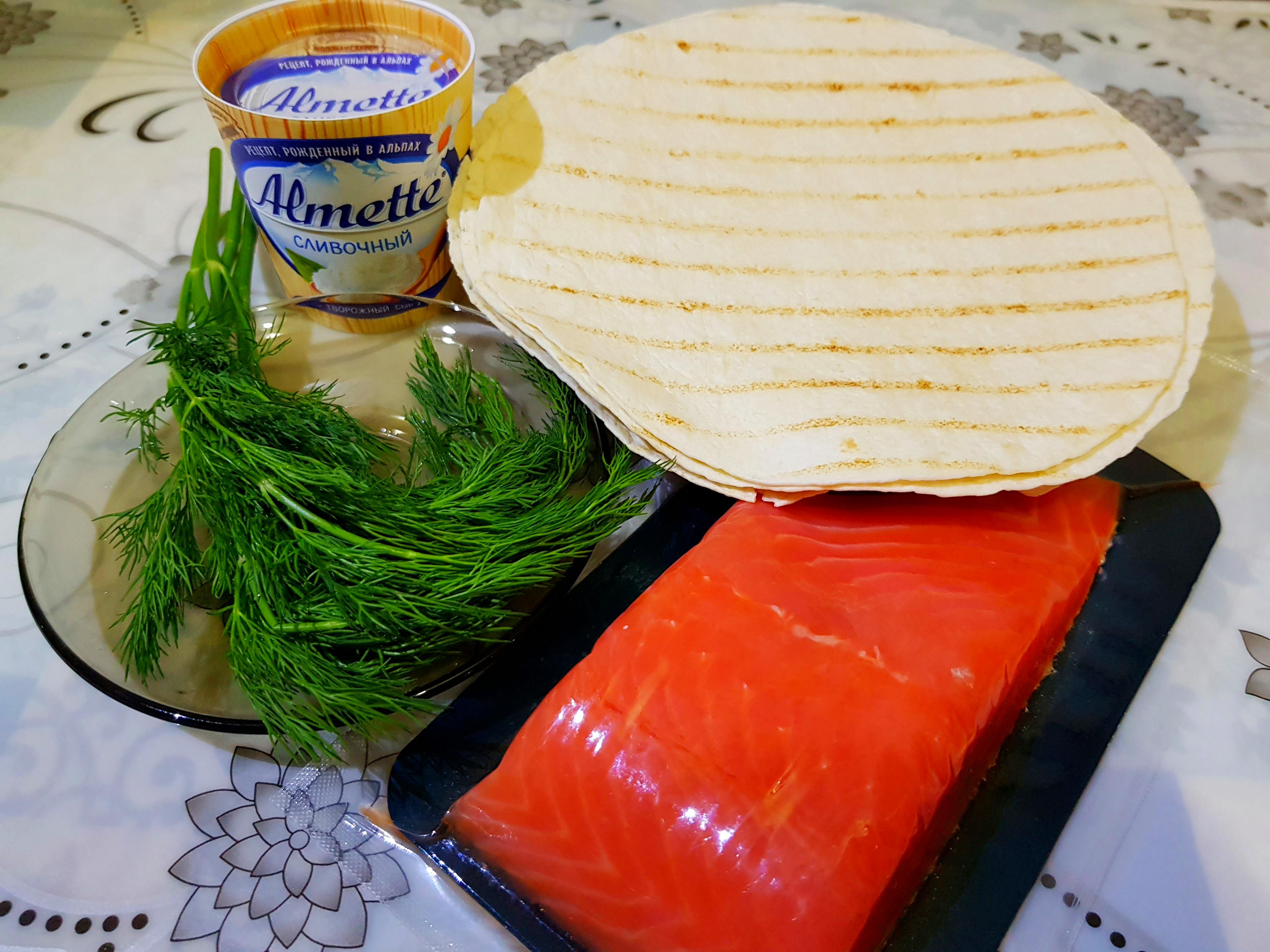 Рулетики с семгой и творожным сыром в лаваше на праздничный стол смотреть онлайн