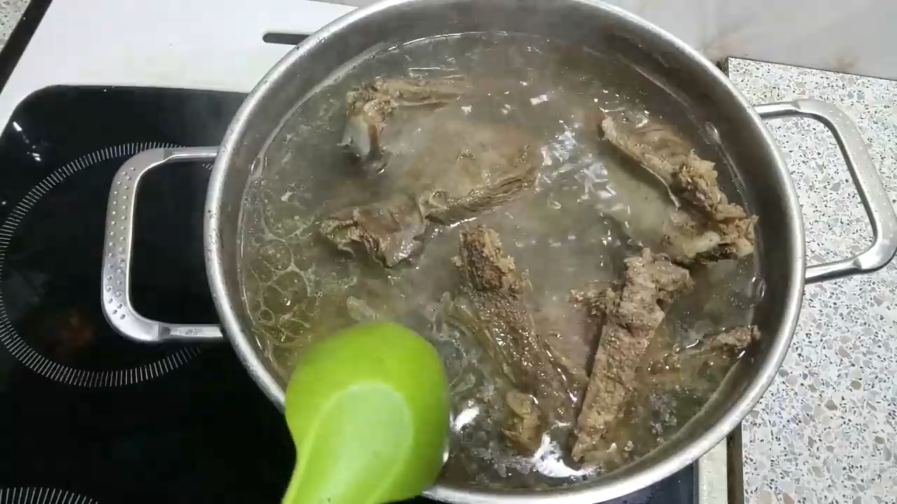 Суп из грудинки и ребрышек Лося. смотреть онлайн