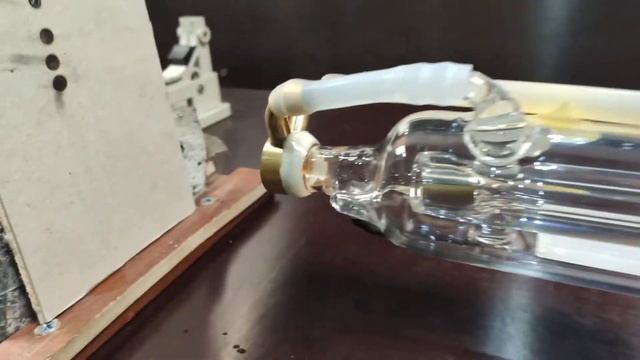 Лазерная трубка CO2 Yongli 1200-G (65 Ватт) смотреть онлайн