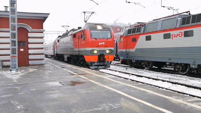 Отправление скоростного поезда со станции Курск смотреть онлайн