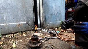 Замена задних тормозных дисков и сальника ступицы форд транзит 2.4.  #тормозныедиски#fordtransiт