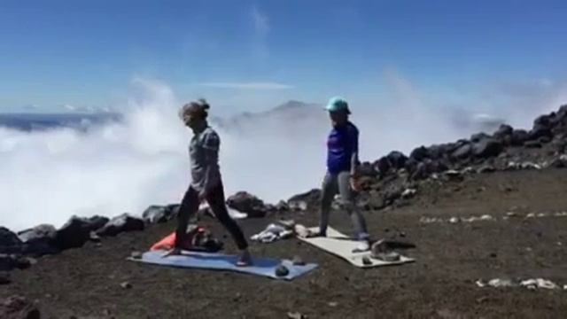 Yoga en el Volcán Lanin смотреть онлайн