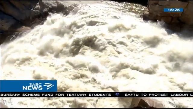 Augrabies Waterfall turns into a majestic sight смотреть онлайн