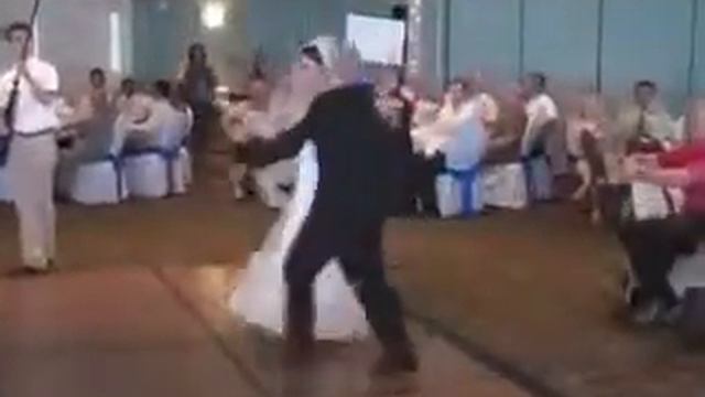 Eber and Tonya's First Dance смотреть онлайн