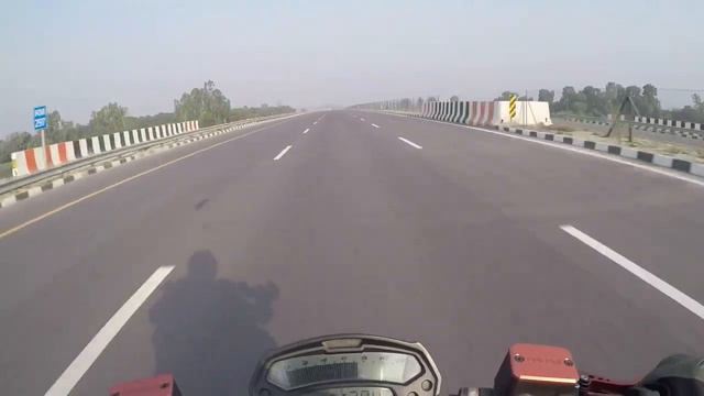Monster 796 top speed test in 🇮🇳 India смотреть онлайн