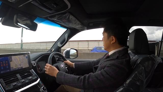 トヨタ ランドクルーザー 300 ZX смотреть онлайн