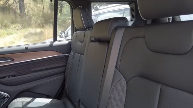 Jeep Grand Cherokee L vs MG RX8 - Los extremos de la categoría смотреть онлайн