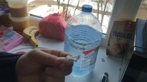 делаем удобную ручку для 5 литровой бутылки ( за 3 минуты)