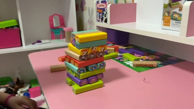 ??Играем в Jengo✨Строим пирамиды??Детские развивающие игры смотреть онлайн