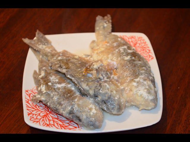 Караси жареные в сметане. Как жарить рыбу без костей. / Fried carp in sour cream. смотреть онлайн