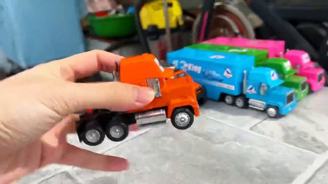 Box full of Model Car Jaguar, Nissan, Audi, Maserati, Peugeot, Pickup Truck , Police Pickup Truck 3 смотреть онлайн