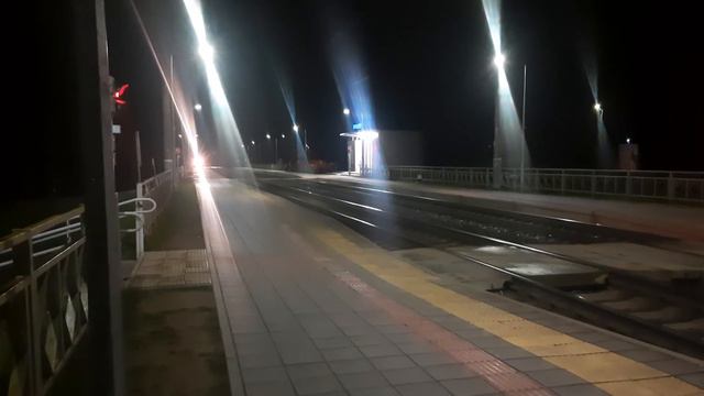 [РЖД] Электровоз ЧС4Т.С поездом Минск-Москва.оп.Печинский. смотреть онлайн
