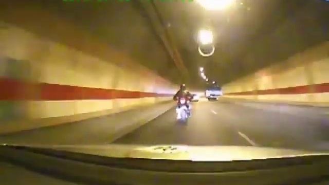 Сумасшедшая погоня полиции за байкером