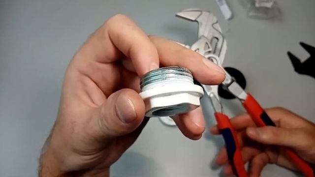 Пластмассовый ключ лучше металлического? смотреть онлайн