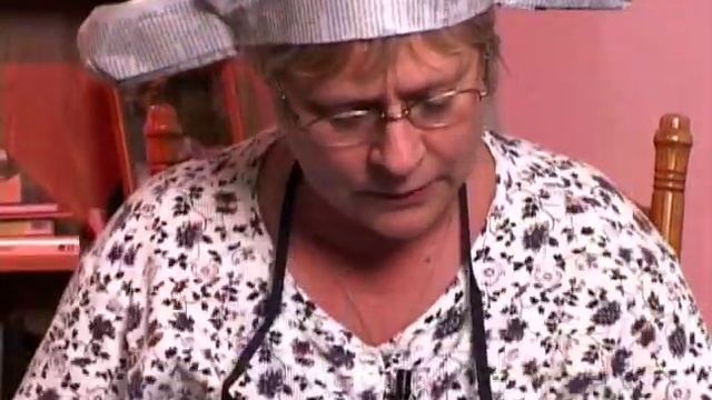 How to Make Party Hats : How to Make a Paper Pirate Hat смотреть онлайн