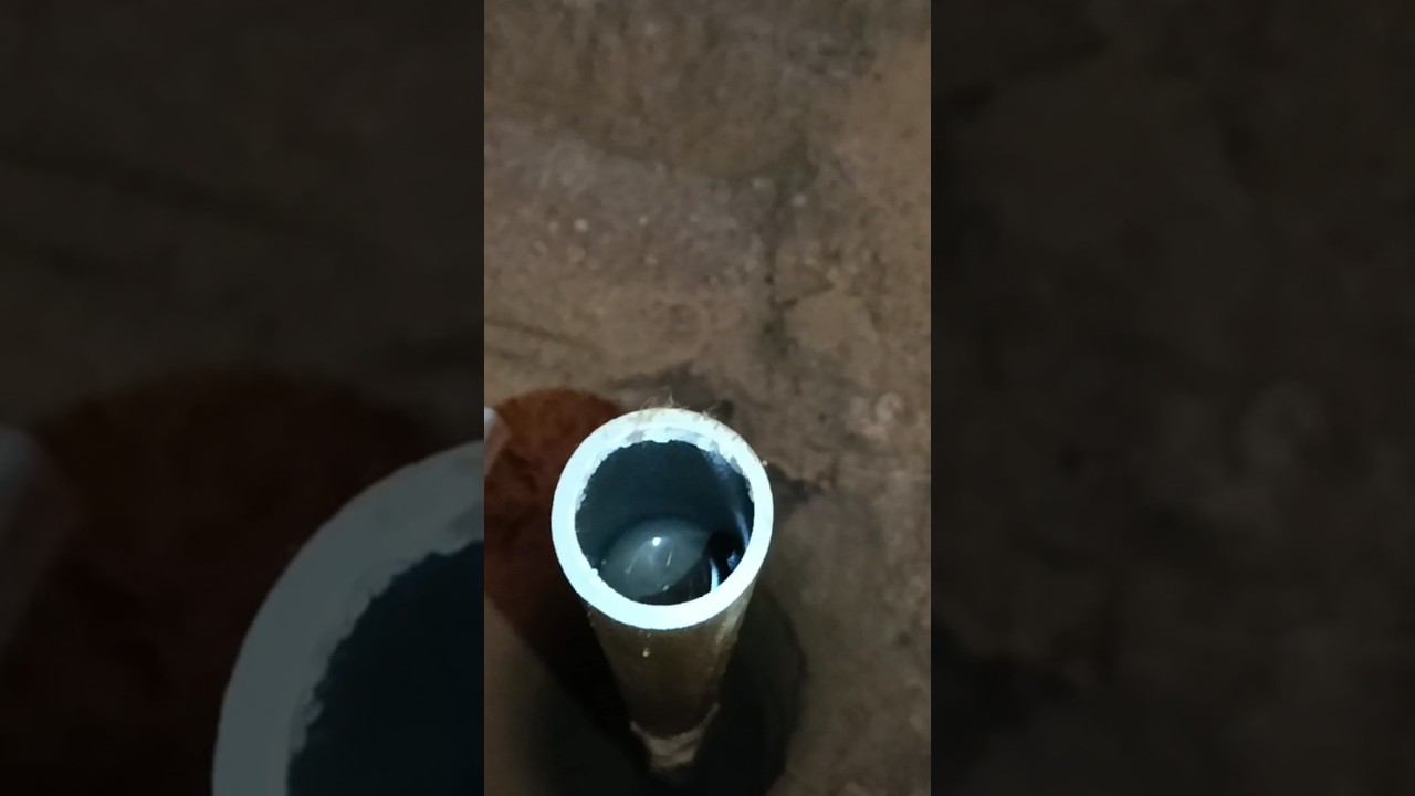 Первые 8.1 м абиссинской скважины пройдены с помощью кувалды и бабки. смотреть онлайн