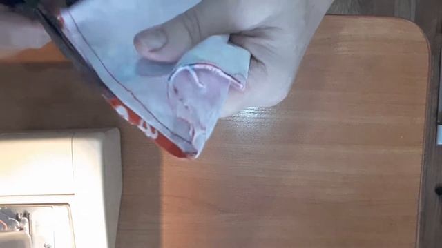 Как раскроить и сшить нагрудник для ребенка. How to cut and sew a bib for a child. смотреть онлайн