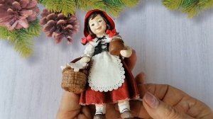 Ватная елочная игрушка ручной работы Красная шапочка.