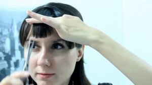 Как постричь рваную челку самостоятельно без филировочных ножниц/метод пойнтинг
