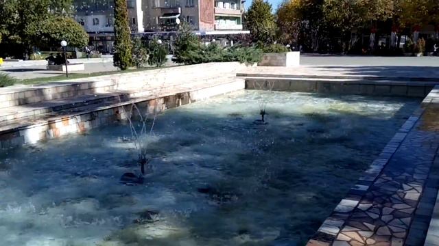 Фонтанът на Площад "Йордан Радичков" - Берковица смотреть онлайн