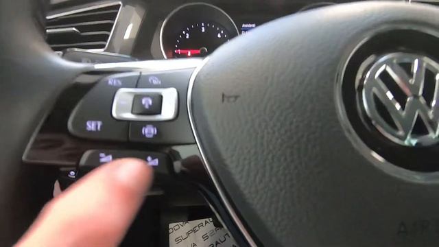 VOLKSWAGEN Tiguan 2.0 TDI SCR Sport BMT R-Line смотреть онлайн