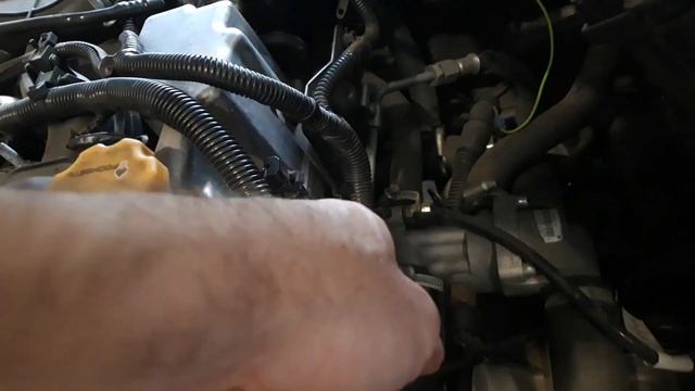 Горит датчик давления масла.Решаю проблему. смотреть онлайн