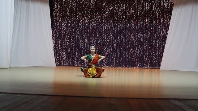 Савинова Виктория - "Бхаратнатьям" народный ансамбль индийского танца и восточной пластики "Шакти смотреть онлайн