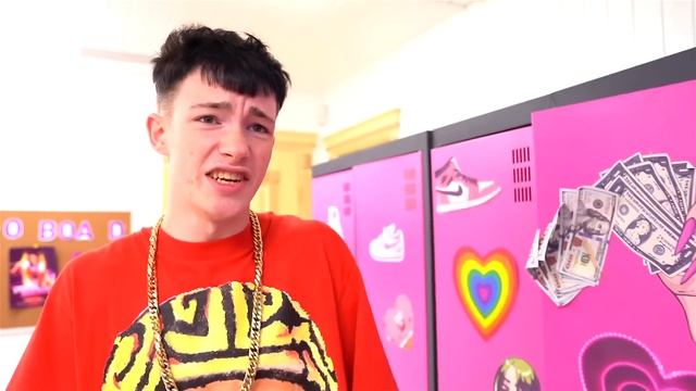 Я Влюбилась в Бездомного! Богатая Подруга Стала Бездомной!