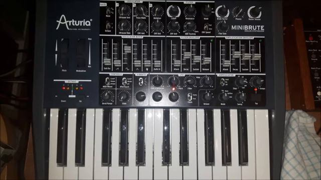 Arturia MiniBrute DrumBrute смотреть онлайн