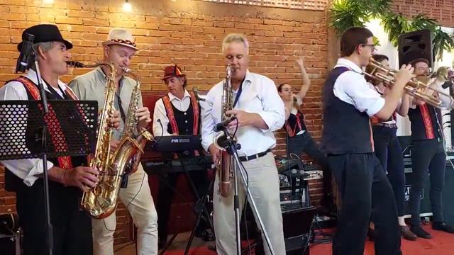 Músicos actuando en Cuñapirú 2022.11.13 смотреть онлайн