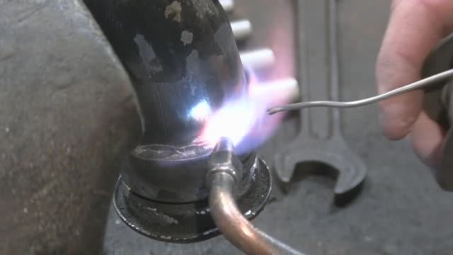 Течь заливной горловины топливного бака смотреть онлайн