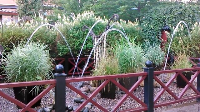 Прыгающий фонтан парке развлечений Linnanmaki, Хельсинки смотреть онлайн