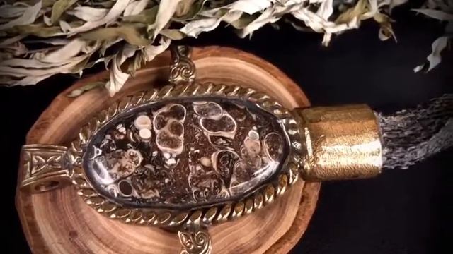 Амулет- оберег Ведьмы с Ракушечником-аммонитом и Змеей желтобрюхом (с подселением) смотреть онлайн