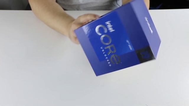 Unboxing Intel Core i9-12900K - Flagship 12th gen CPU смотреть онлайн