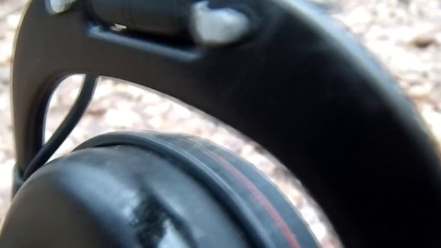 Наушники XP WS-3, поломка крепления "уха". Headphones XP WS-3, breaking mounting "ear". смотреть онлайн