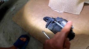 Как снять стартер бмв е60. Без снятия впускного коллектора