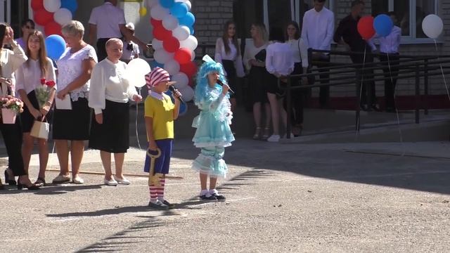 Торжественная линейка 1 сентября 2020г СОШ №7 г. Ейск. смотреть онлайн