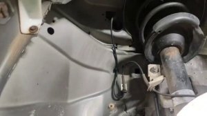 Смотрим днище и арки Ford Focus 2011. Срочно делаем антикоррозийную обработку.