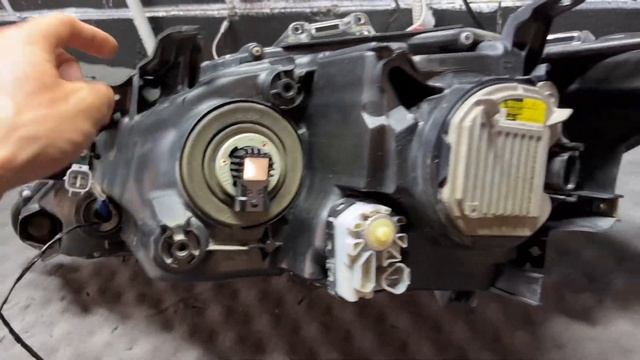 Toyota Camry v50 - ремонт фар, замена линз, диодные линзы Expression смотреть онлайн