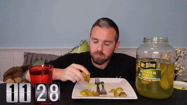 1 GALLON JAR of PICKLES CHALLENGE смотреть онлайн