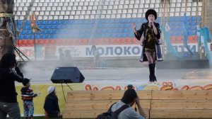 2013 Гиляна Бембеева калмыцкая песня Шарка-Барка выступление в Улан-Удэ, Бурятия, Хамаг Монгол